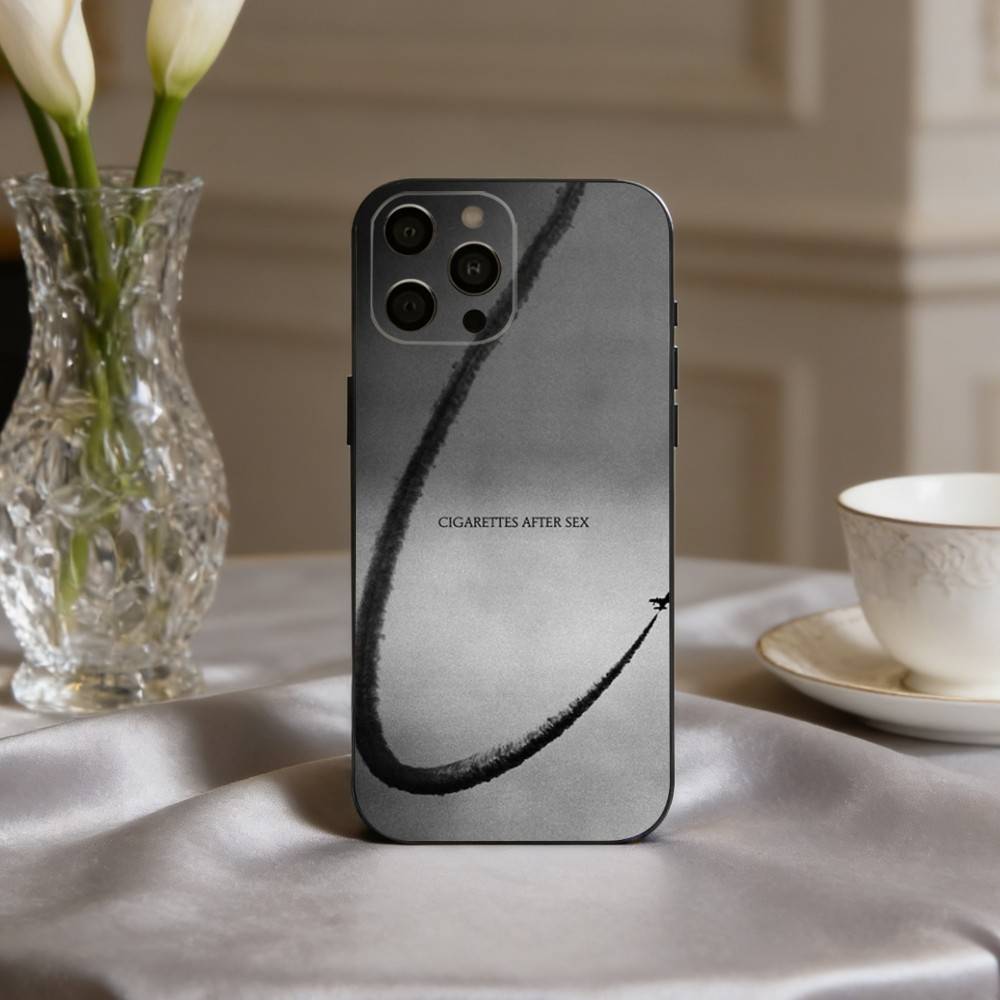 Funda de silicona suave negra  - Phone Cases Blunt reseña y precio